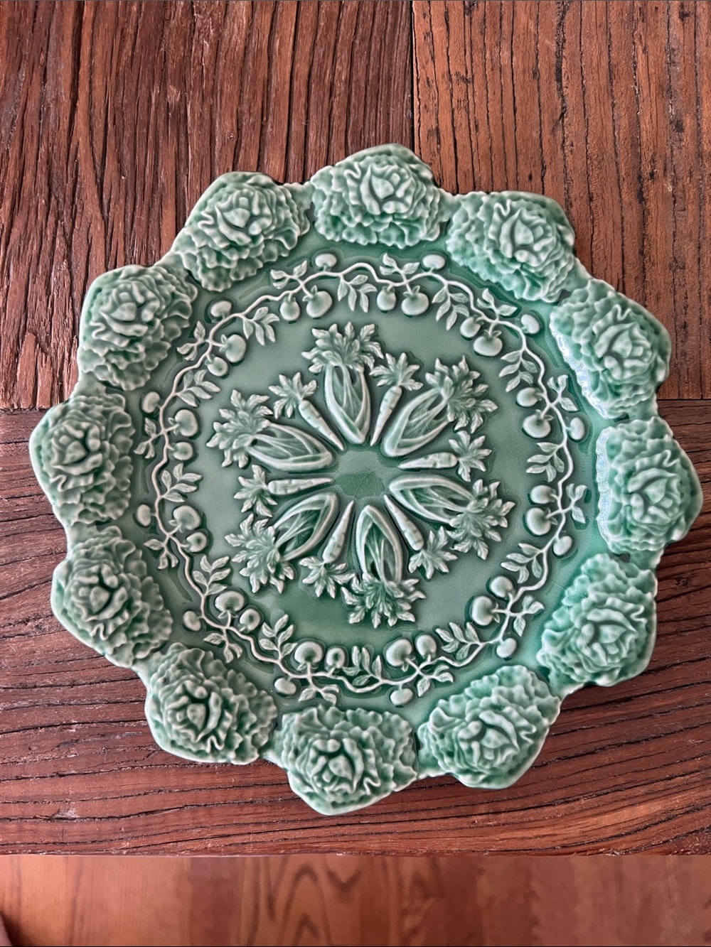 Vintage Bordallo Pinheiro Celery, Carrots, Tomatoes & Cabbage salad plate